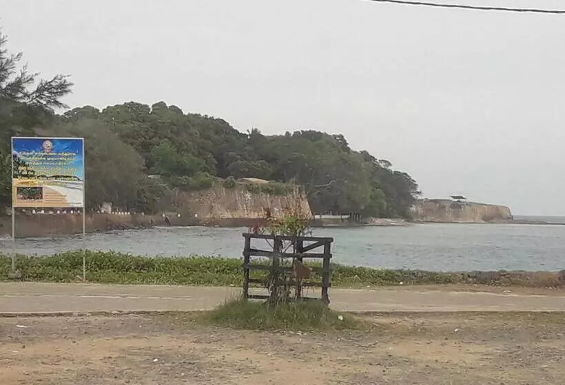 ペンション Surf Reef Beach