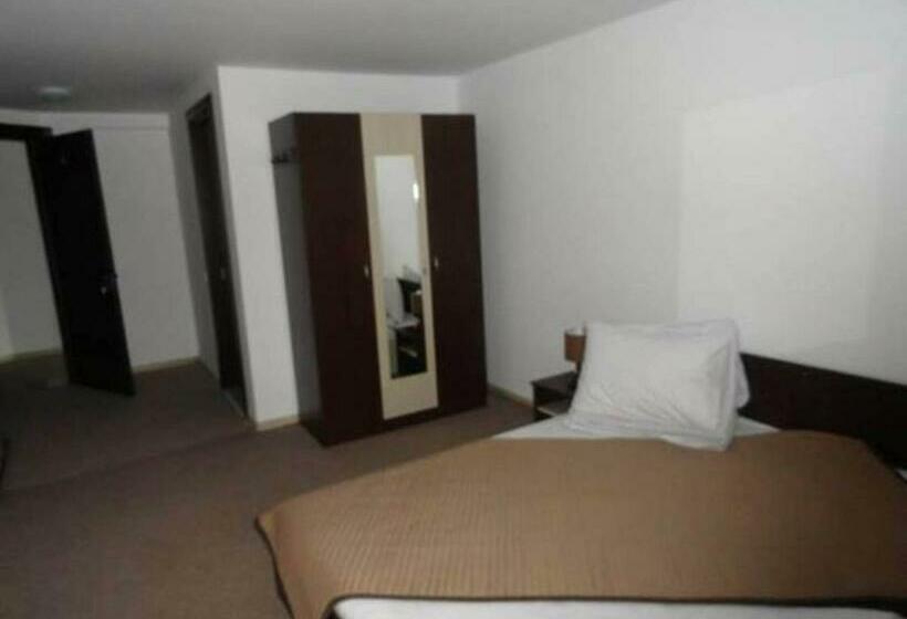 Pensiunea Cristina Racova