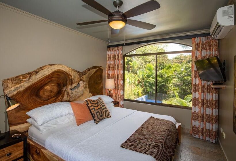 Villa Palmeras With Jungle Views Pool Near Ma