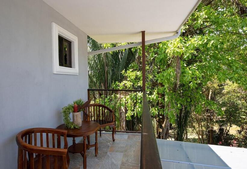 Villa Palmeras With Jungle Views Pool Near Ma