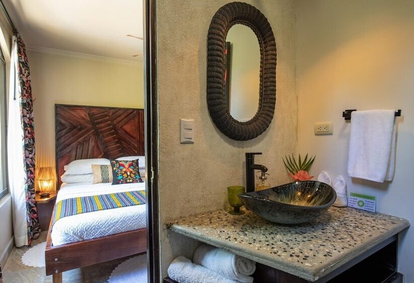 Villa Palmeras With Jungle Views Pool Near Ma