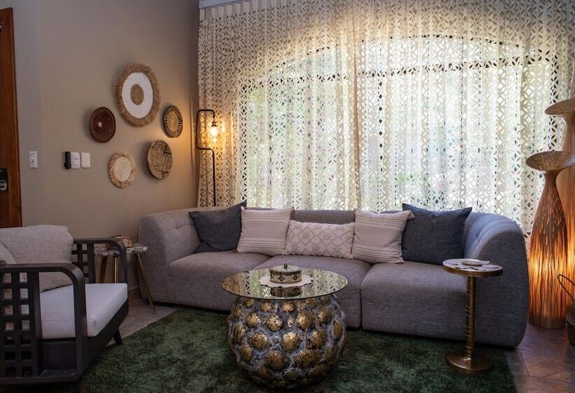 Villa Palmeras With Jungle Views Pool Near Ma