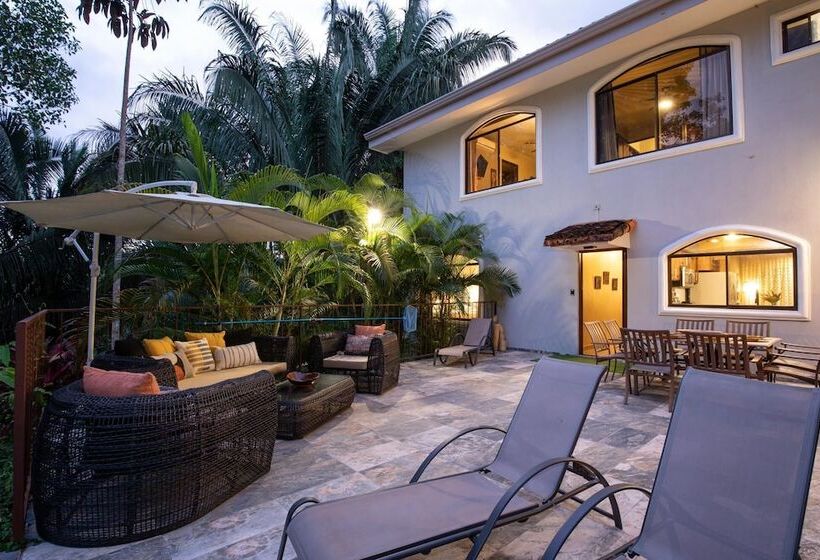 Villa Palmeras With Jungle Views Pool Near Ma