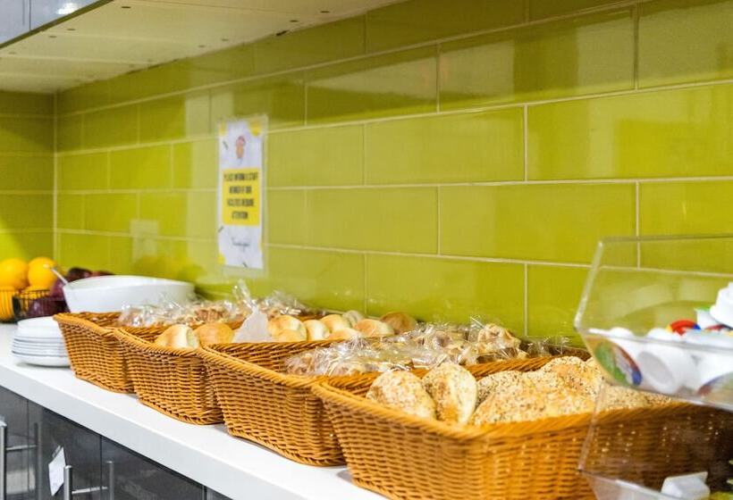 فندق صغير Samesun Toronto