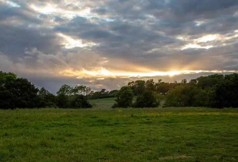Beautiful 1 Bed Glamping Pod In Battle