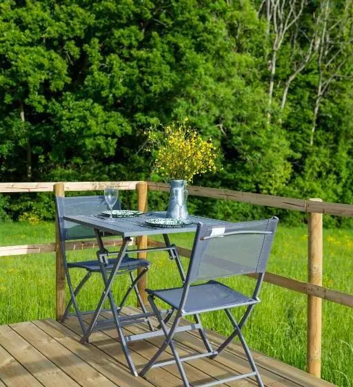 Beautiful 1 Bed Glamping Pod In Battle