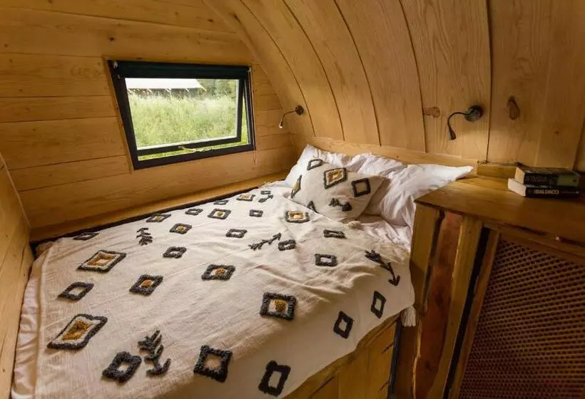 Beautiful 1 Bed Glamping Pod In Battle