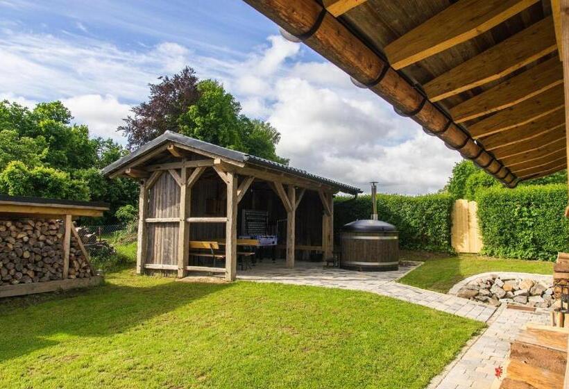 Chalet Am ölberg Mit Badefass Und Altholzsauna