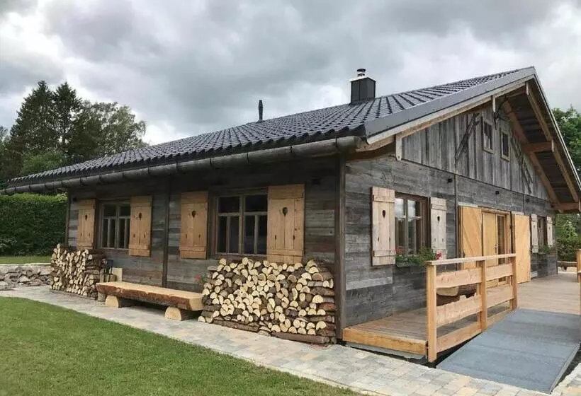 Chalet Am ölberg Mit Badefass Und Altholzsauna
