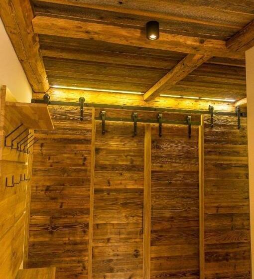 Chalet Am ölberg Mit Badefass Und Altholzsauna