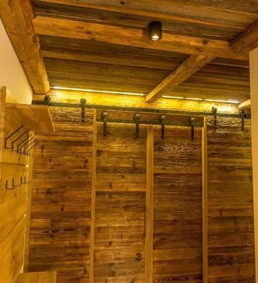 Chalet Am ölberg Mit Badefass Und Altholzsauna