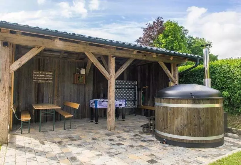 Chalet Am ölberg Mit Badefass Und Altholzsauna