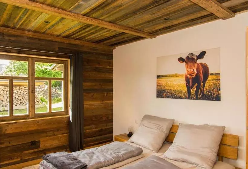 Chalet Am ölberg Mit Badefass Und Altholzsauna