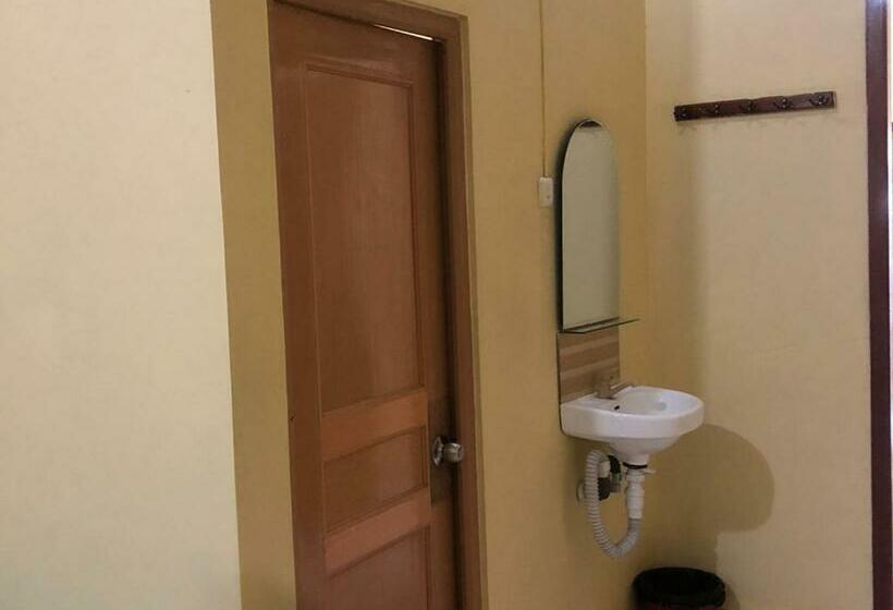 בית מלון כפרי Sisca Homestay Tidung Redpartner