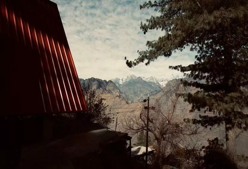 リゾートホテル Cottages Amid Mountains