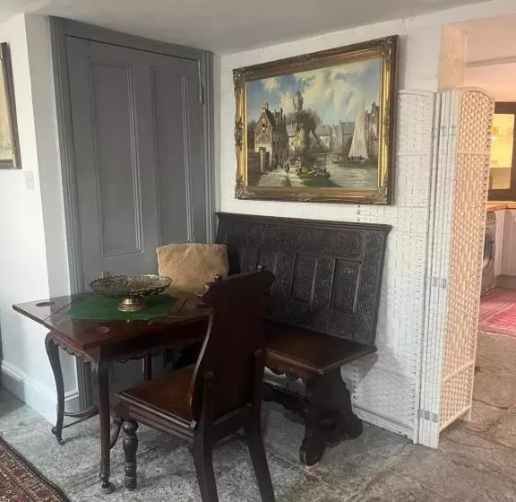 Charming Garden Flat In Vivary Park, Central Taunton