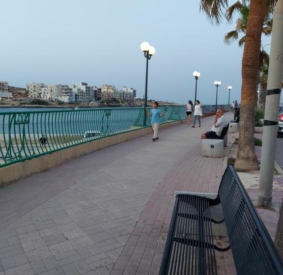 Gizimina Apartment In Marsascala By Sea And Near Airport