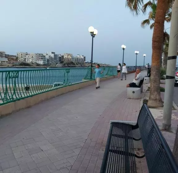 Gizimina Apartment In Marsascala By Sea And Near Airport