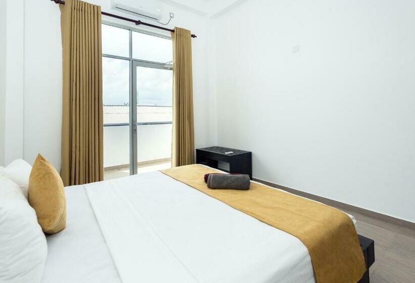 فندق Polhena Grand Resort & Banquet