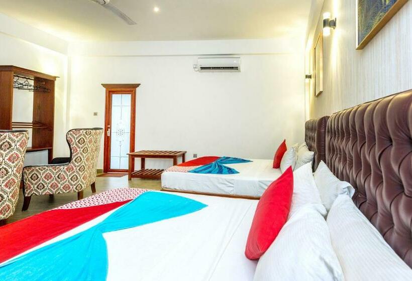 فندق Polhena Grand Resort & Banquet