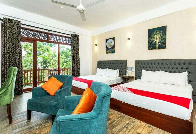 فندق Polhena Grand Resort & Banquet