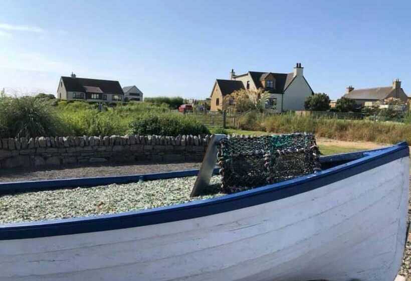 Immaculate 4 Bed House Outside Stornoway