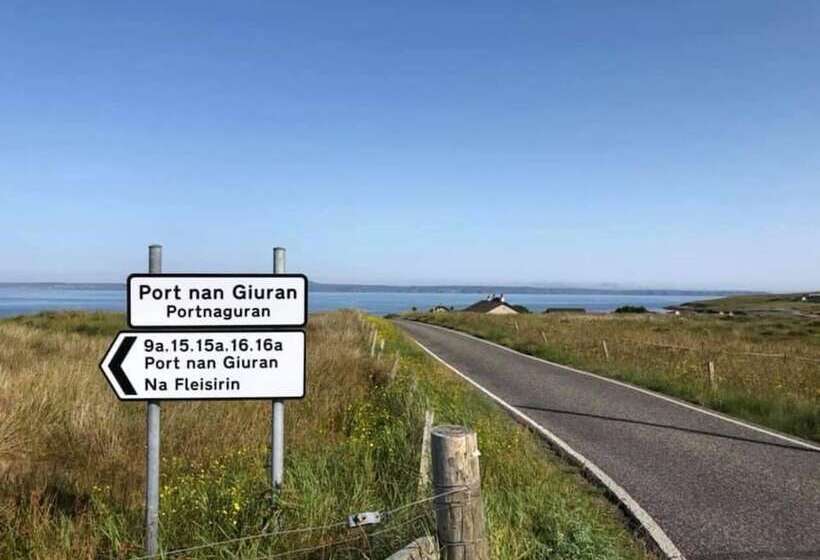 Immaculate 4 Bed House Outside Stornoway