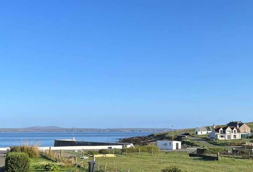 Immaculate 4 Bed House Outside Stornoway