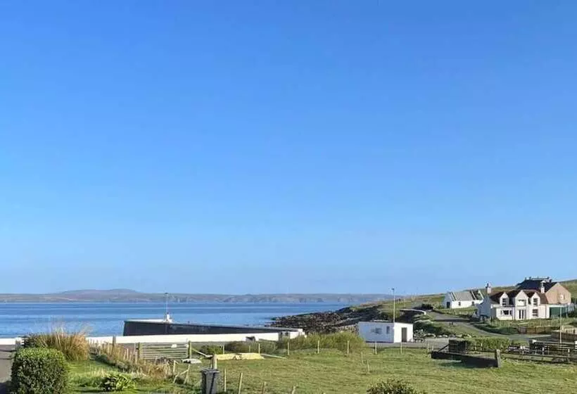 Immaculate 4 Bed House Outside Stornoway