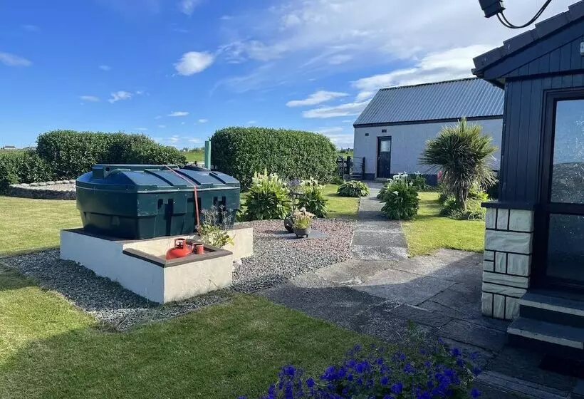 Immaculate 4 Bed House Outside Stornoway
