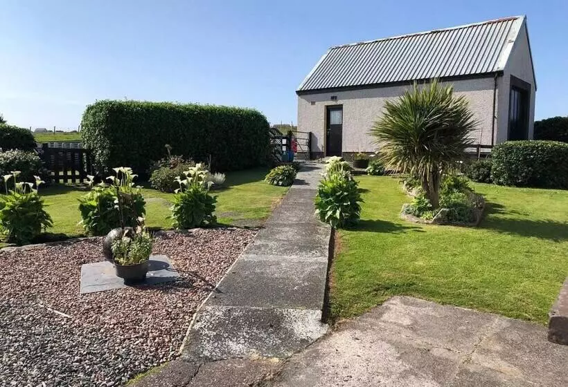 Immaculate 4 Bed House Outside Stornoway