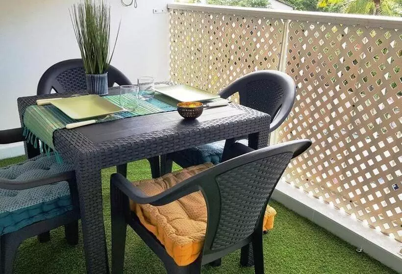 Superbe Studio Avec Varangue à 150 M De La Plage à La Saline Les Bains