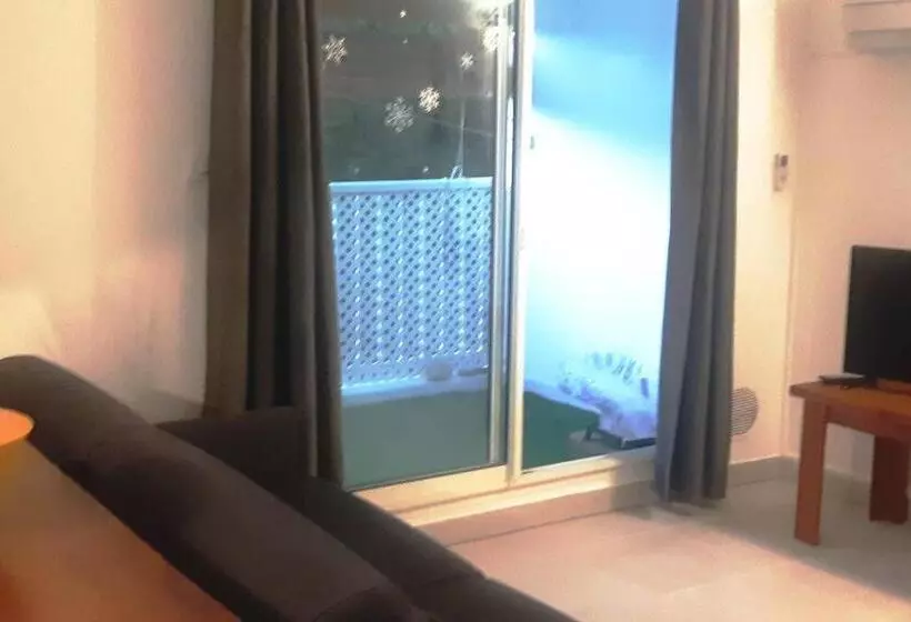 Superbe Studio Avec Varangue à 150 M De La Plage à La Saline Les Bains