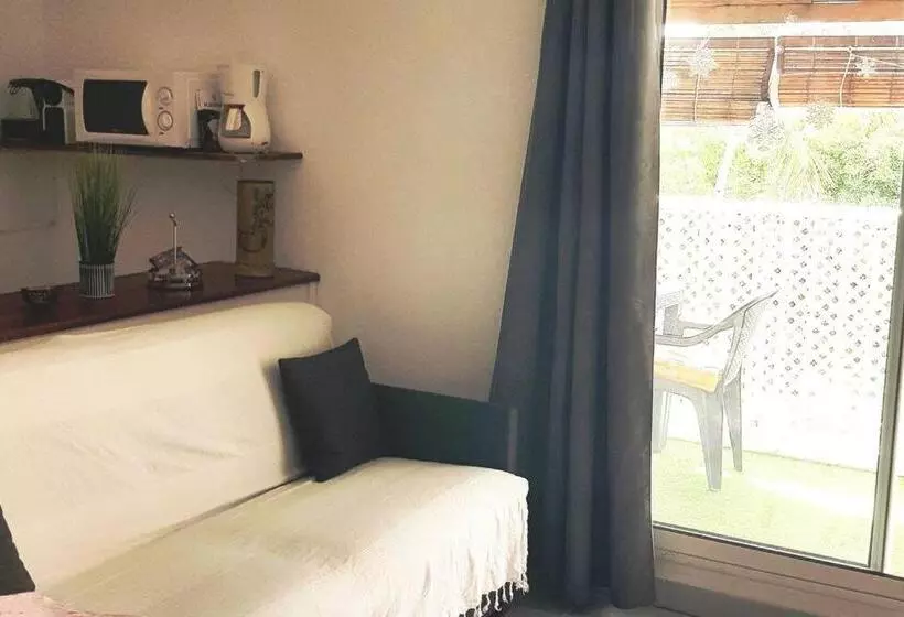 Superbe Studio Avec Varangue à 150 M De La Plage à La Saline Les Bains