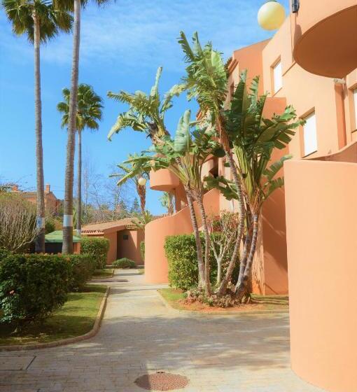 Bonito Apartamento Con Jardín Privado En Novo