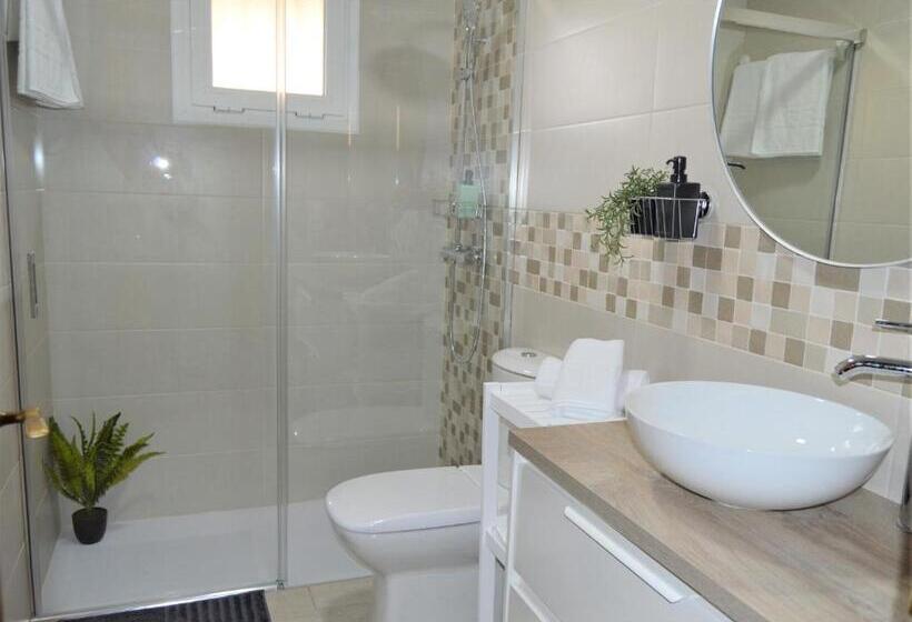 Bonito Apartamento Con Jardín Privado En Novo