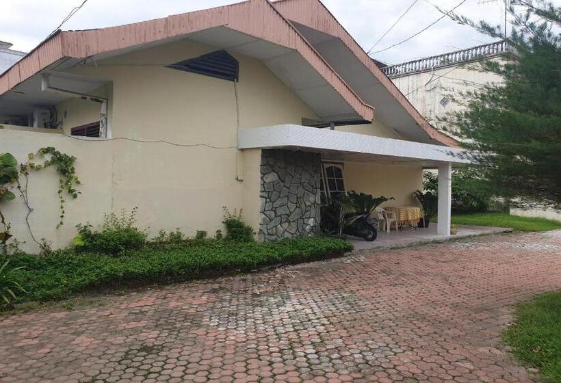 Отель Oyo Life 2604 Elicia Kost