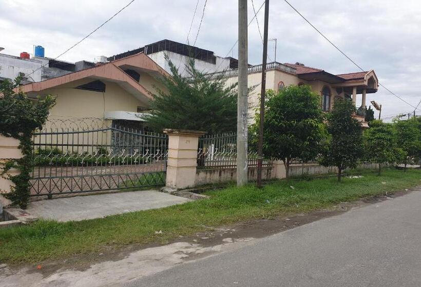 Отель Oyo Life 2604 Elicia Kost