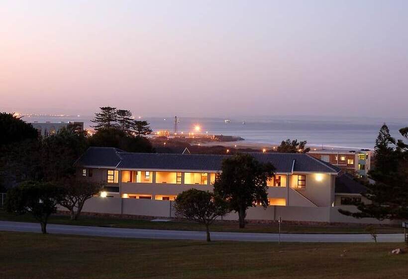 Пансион Room In B&b   Guest Lodge, Double Bed And Sofa Bed Max. 4 Guests, Near Port Elizabeth