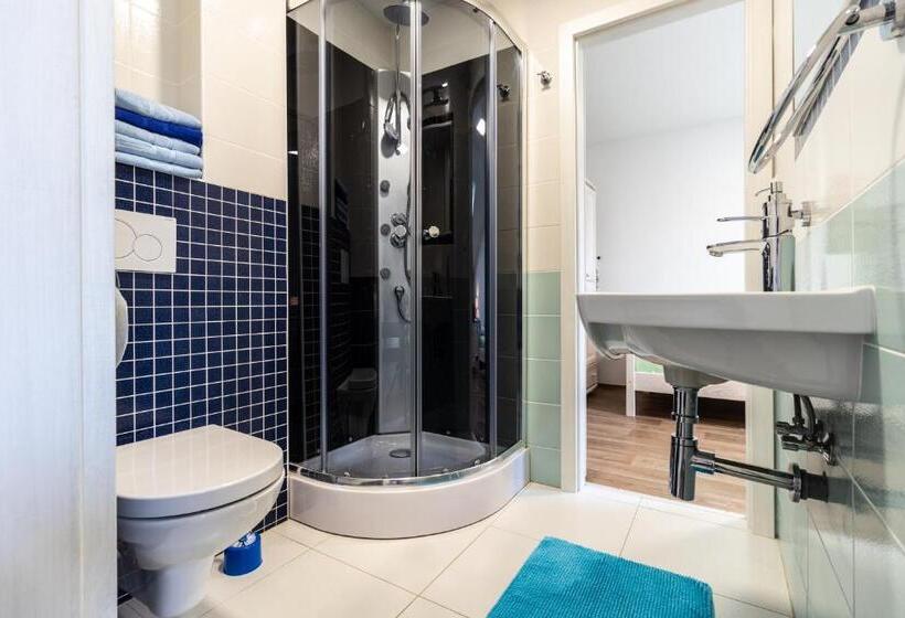 ペンション Vinařství Výmola