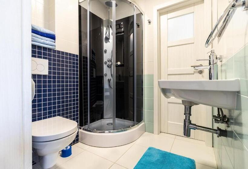 ペンション Vinařství Výmola