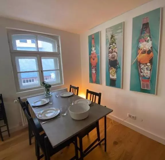 Schloss & Altstadt   Modern & Stylish Für 6 Küche