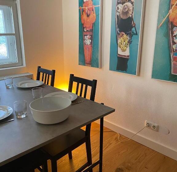 Schloss & Altstadt   Modern & Stylish Für 6 Küche