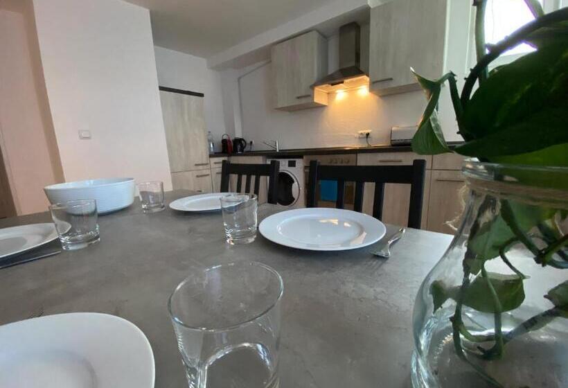 Schloss & Altstadt   Modern & Stylish Für 6 Küche