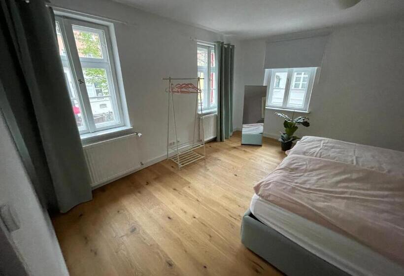 Schloss & Altstadt   Modern & Stylish Für 6 Küche