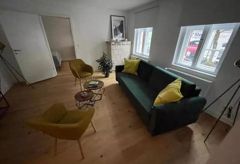 Schloss & Altstadt   Modern & Stylish Für 6 Küche