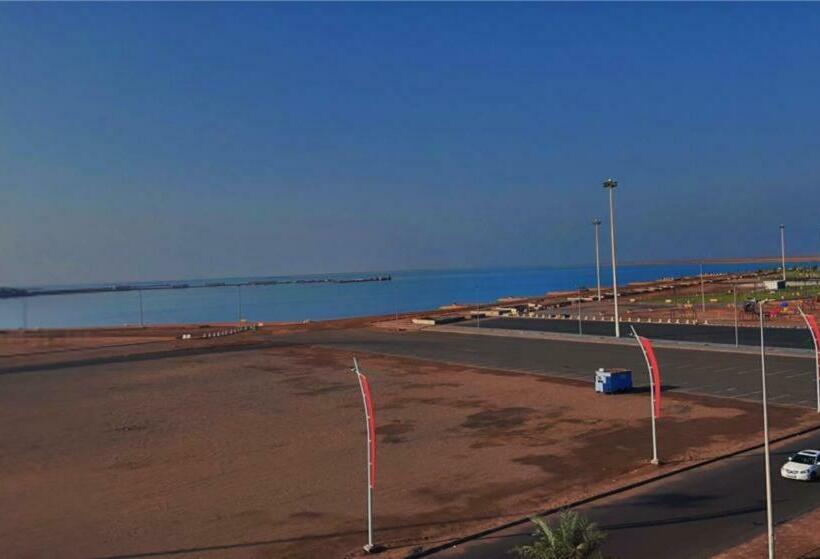 الشاطئ الأبيض للشقق المخدومة