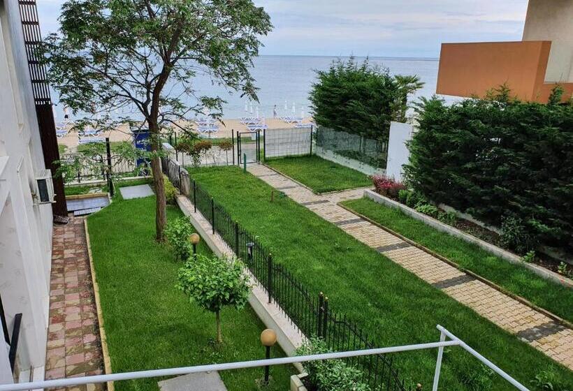 Amara Boutique & Design студио