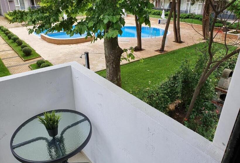 Amara Boutique & Design студио