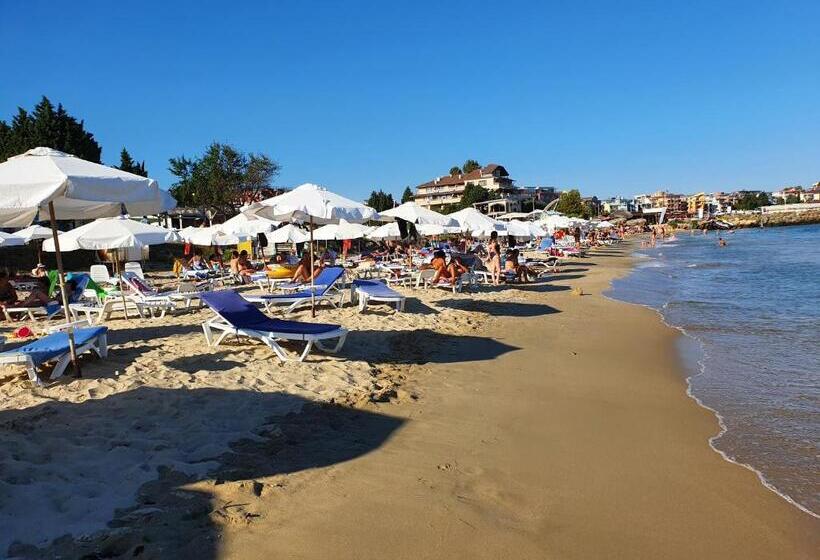 Amara Boutique & Design студио